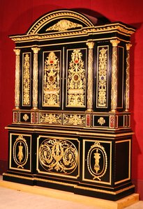 本棚、1867（木と金箔）